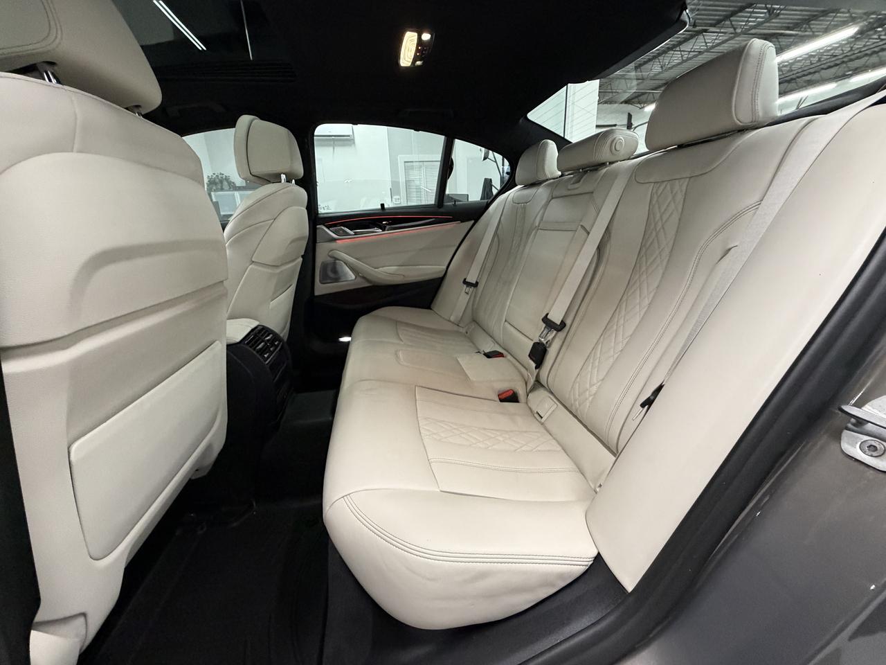 BMW 5-Series M550i xDrive 2020