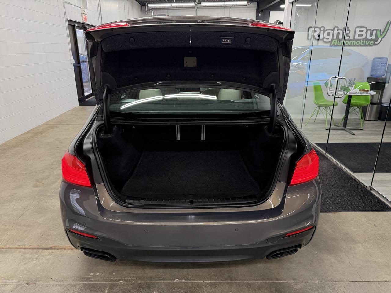 BMW 5-Series M550i xDrive 2020