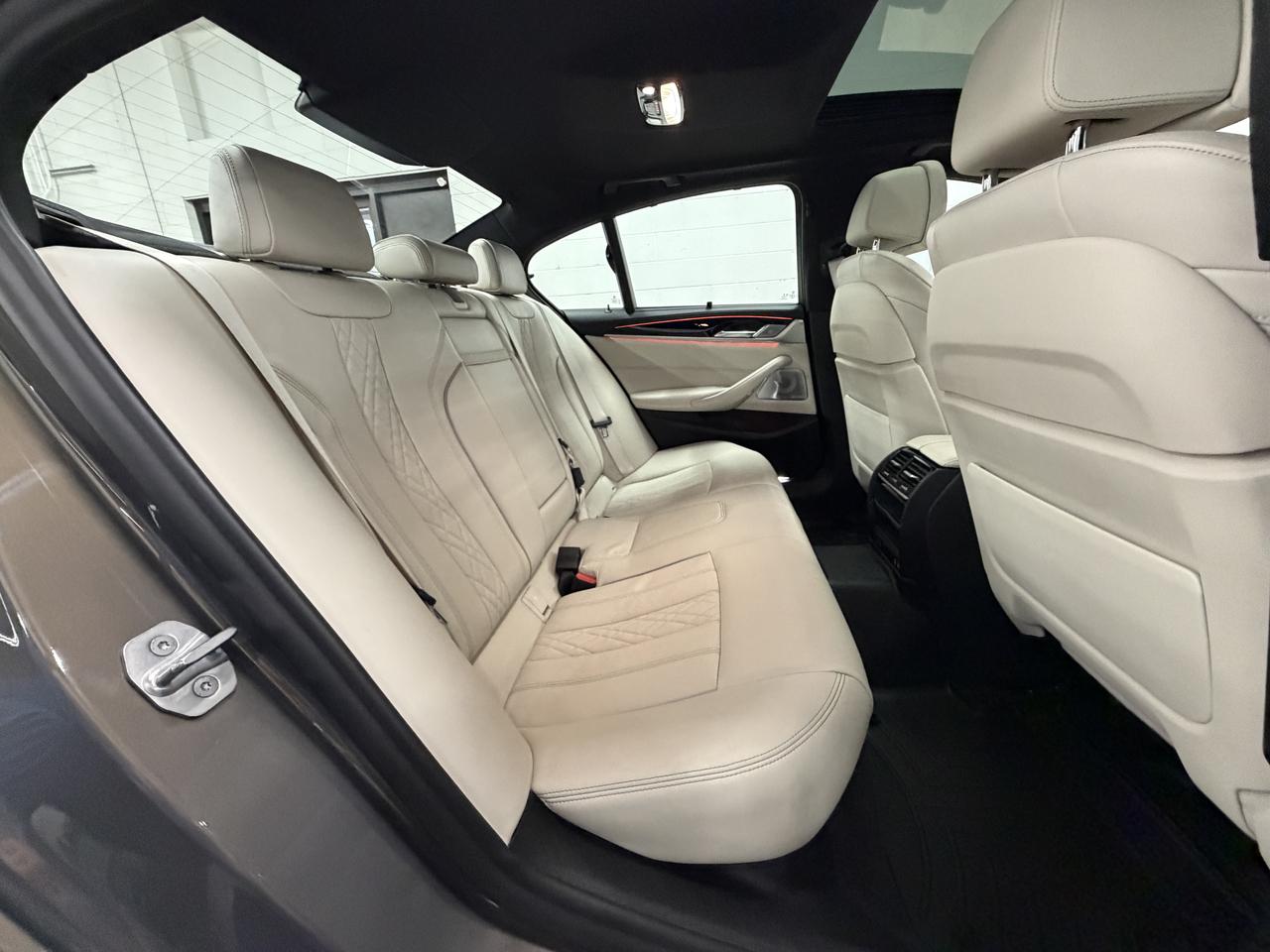 BMW 5-Series M550i xDrive 2020