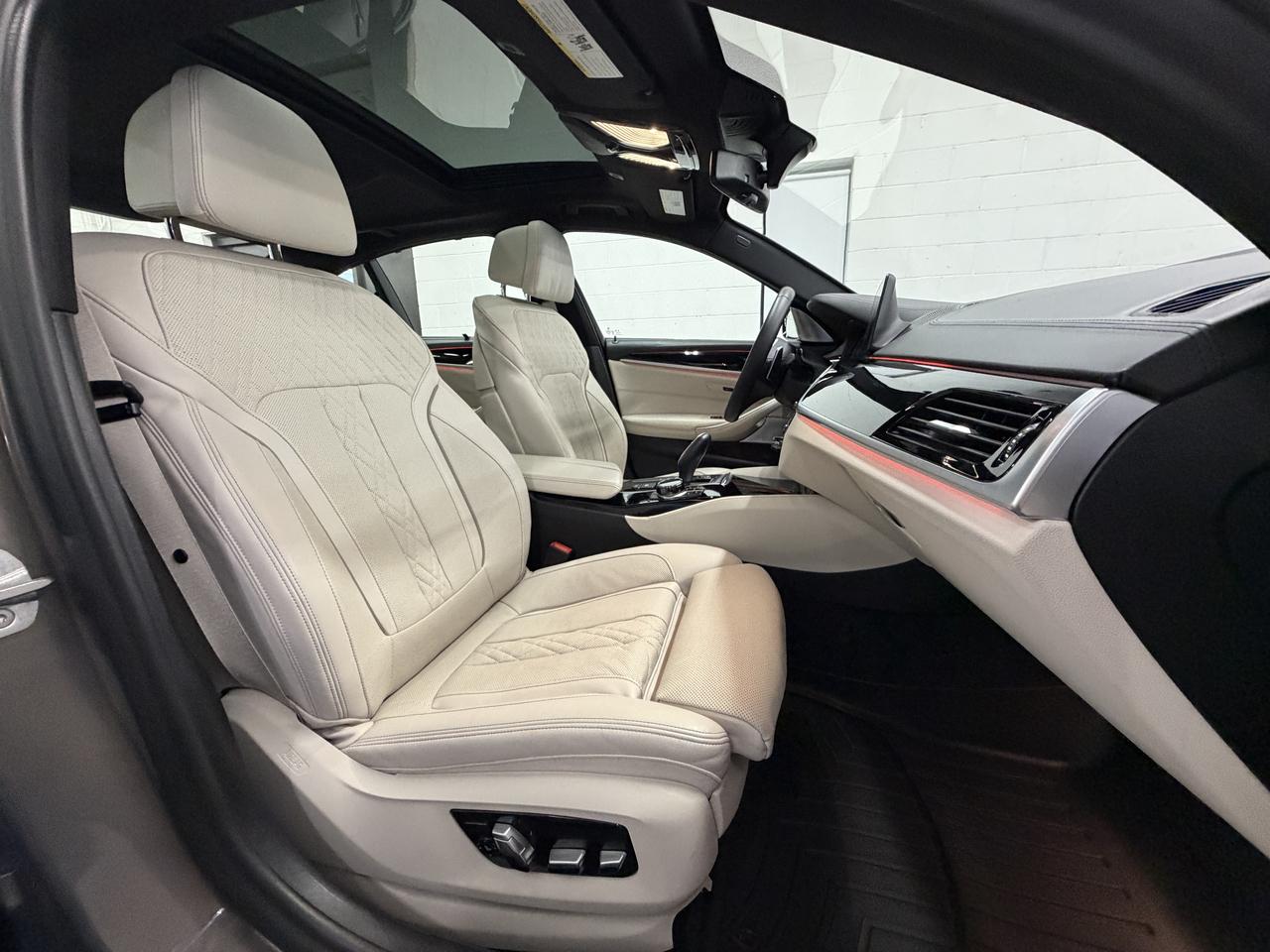 BMW 5-Series M550i xDrive 2020