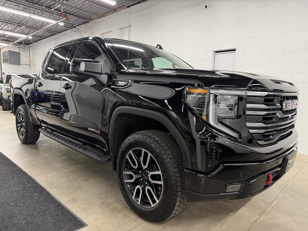 GMC Sierra 1500 AT4 Crew Cab 4WD 2026