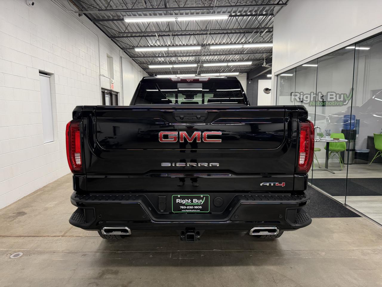 GMC Sierra 1500 AT4 Crew Cab 4WD 2026