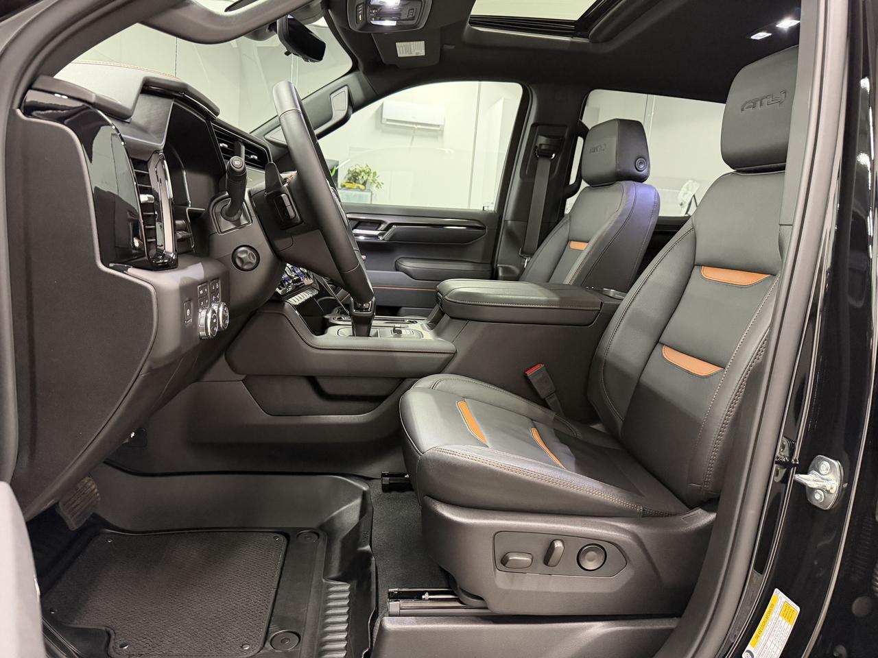 GMC Sierra 1500 AT4 Crew Cab 4WD 2026