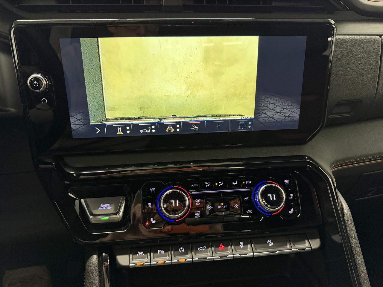 GMC Sierra 1500 AT4 Crew Cab 4WD 2026