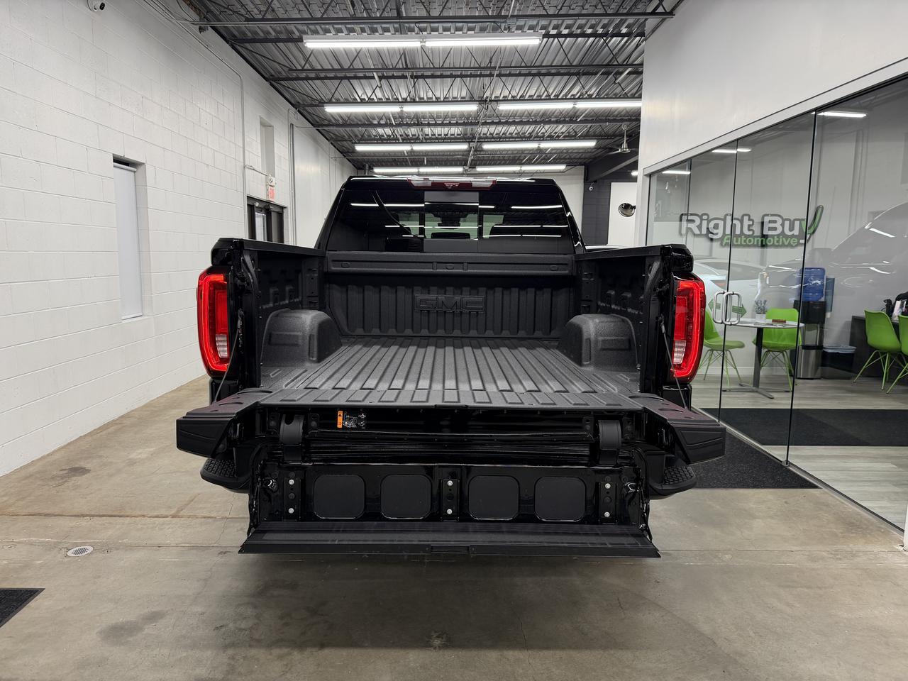 GMC Sierra 1500 AT4 Crew Cab 4WD 2026