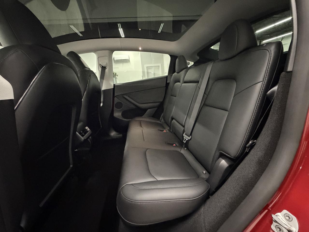 Tesla Model Y Long Range 2024