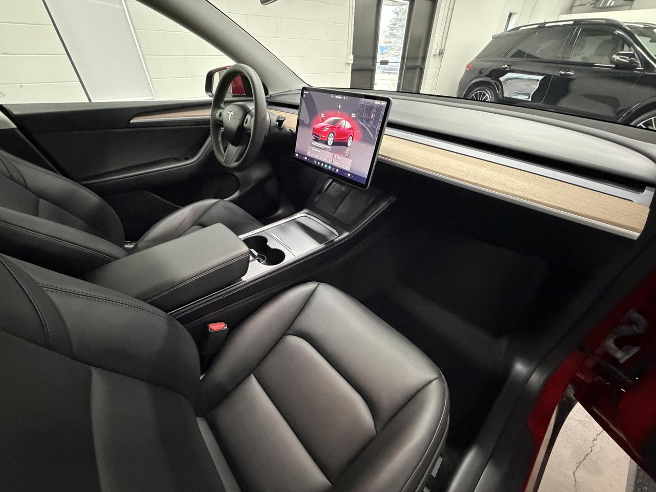 Tesla Model Y Long Range 2024