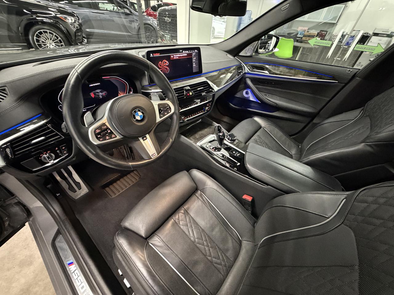 BMW 5-Series M550i xDrive 2021