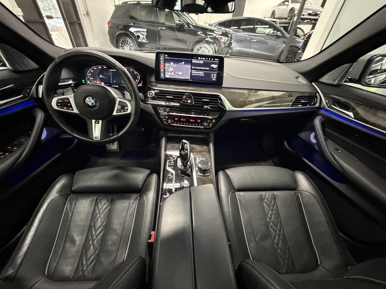 BMW 5-Series M550i xDrive 2021