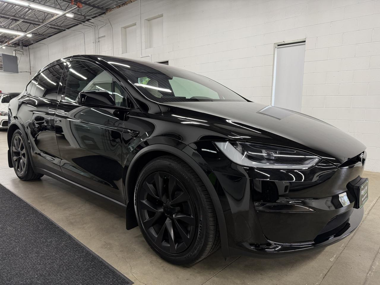 Tesla Model X  2023