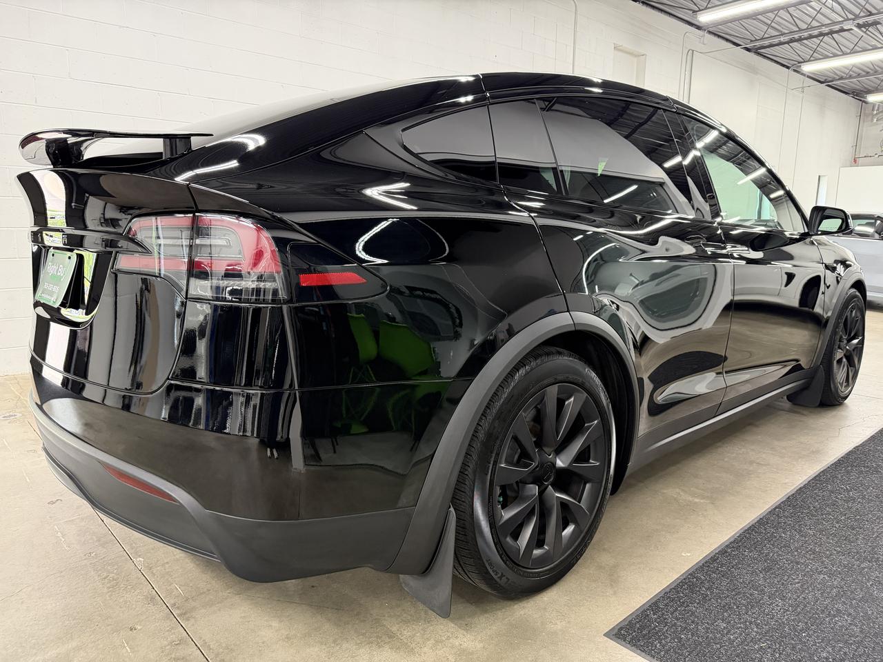 Tesla Model X  2023