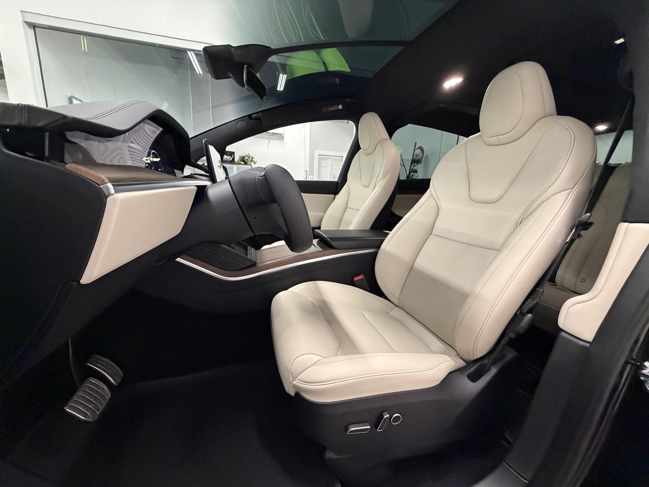 Tesla Model X  2023