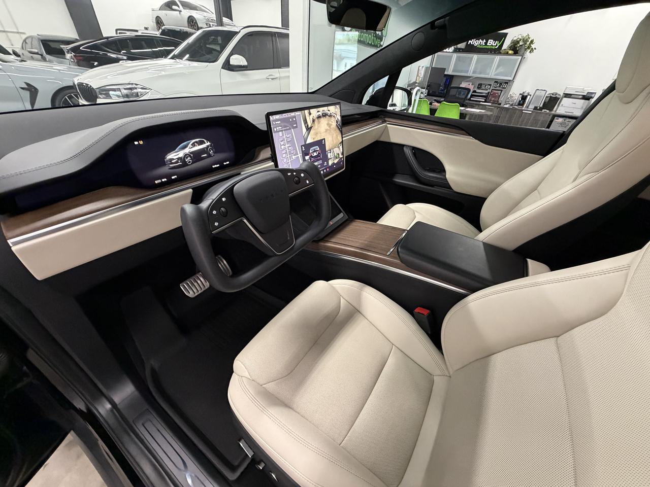 Tesla Model X  2023