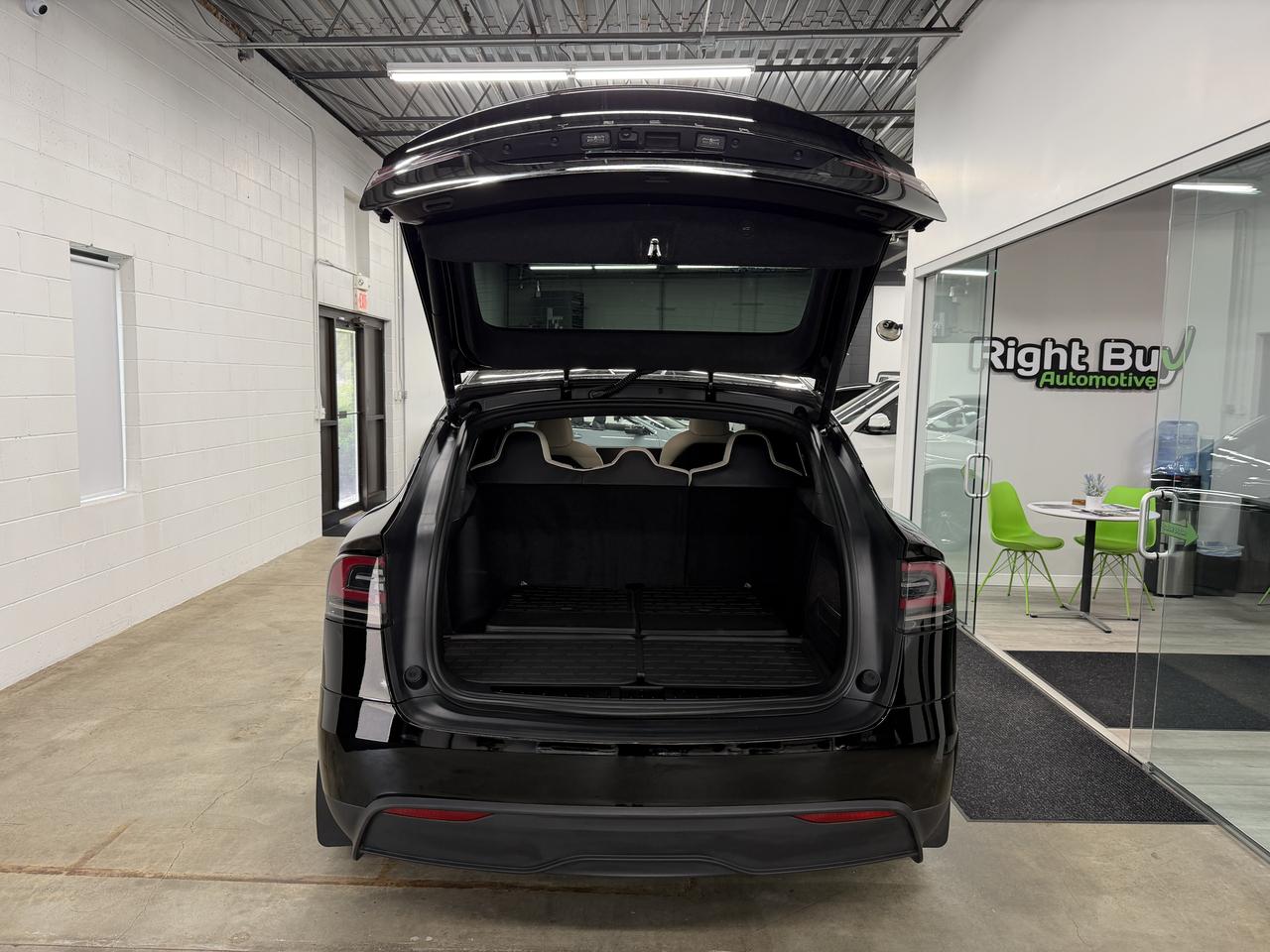 Tesla Model X  2023