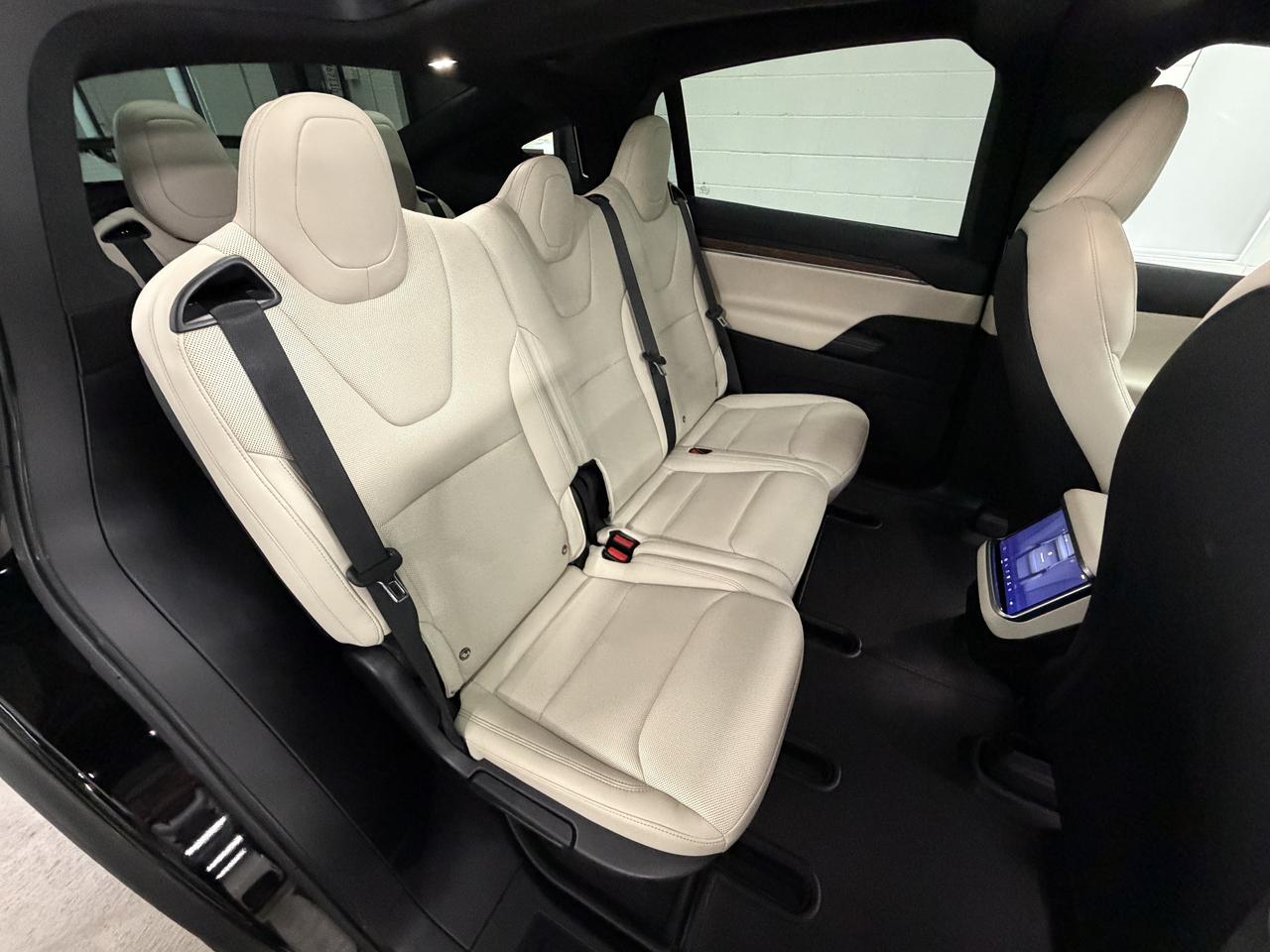 Tesla Model X  2023