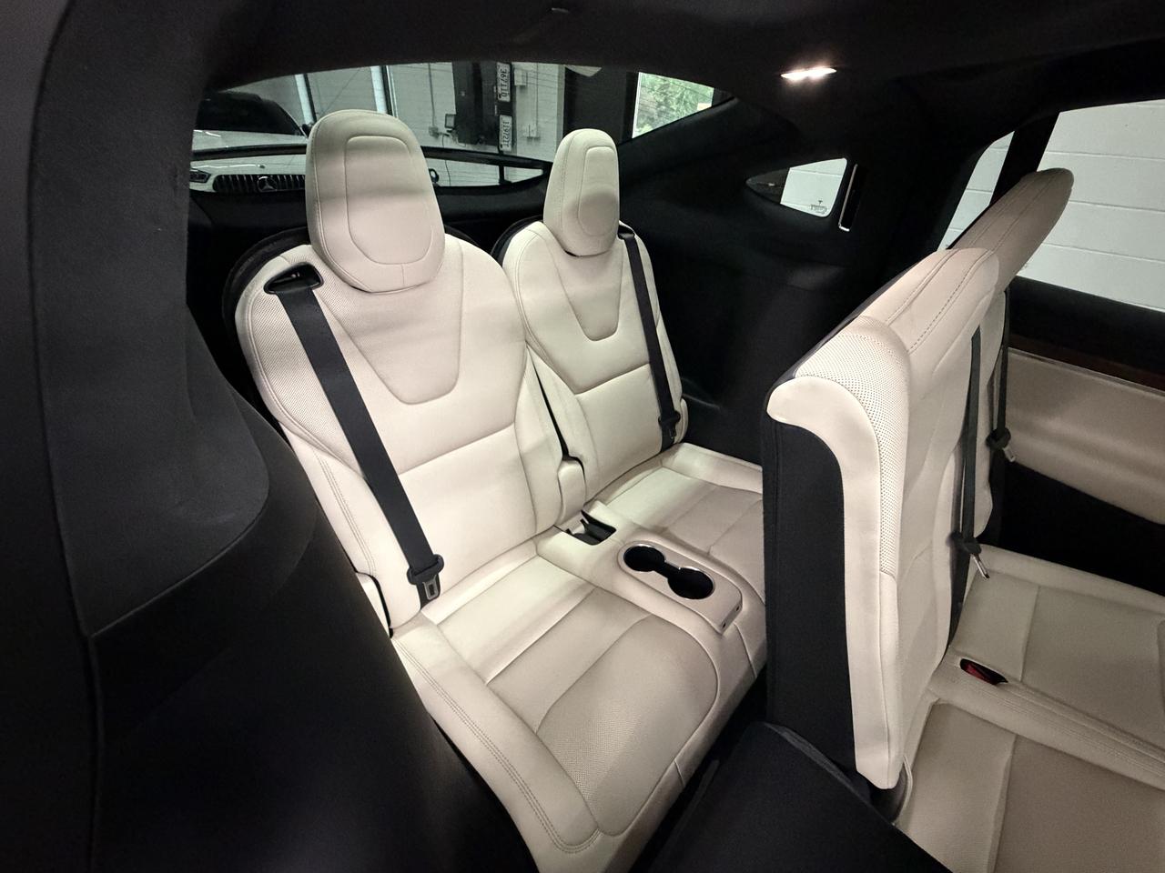 Tesla Model X  2023