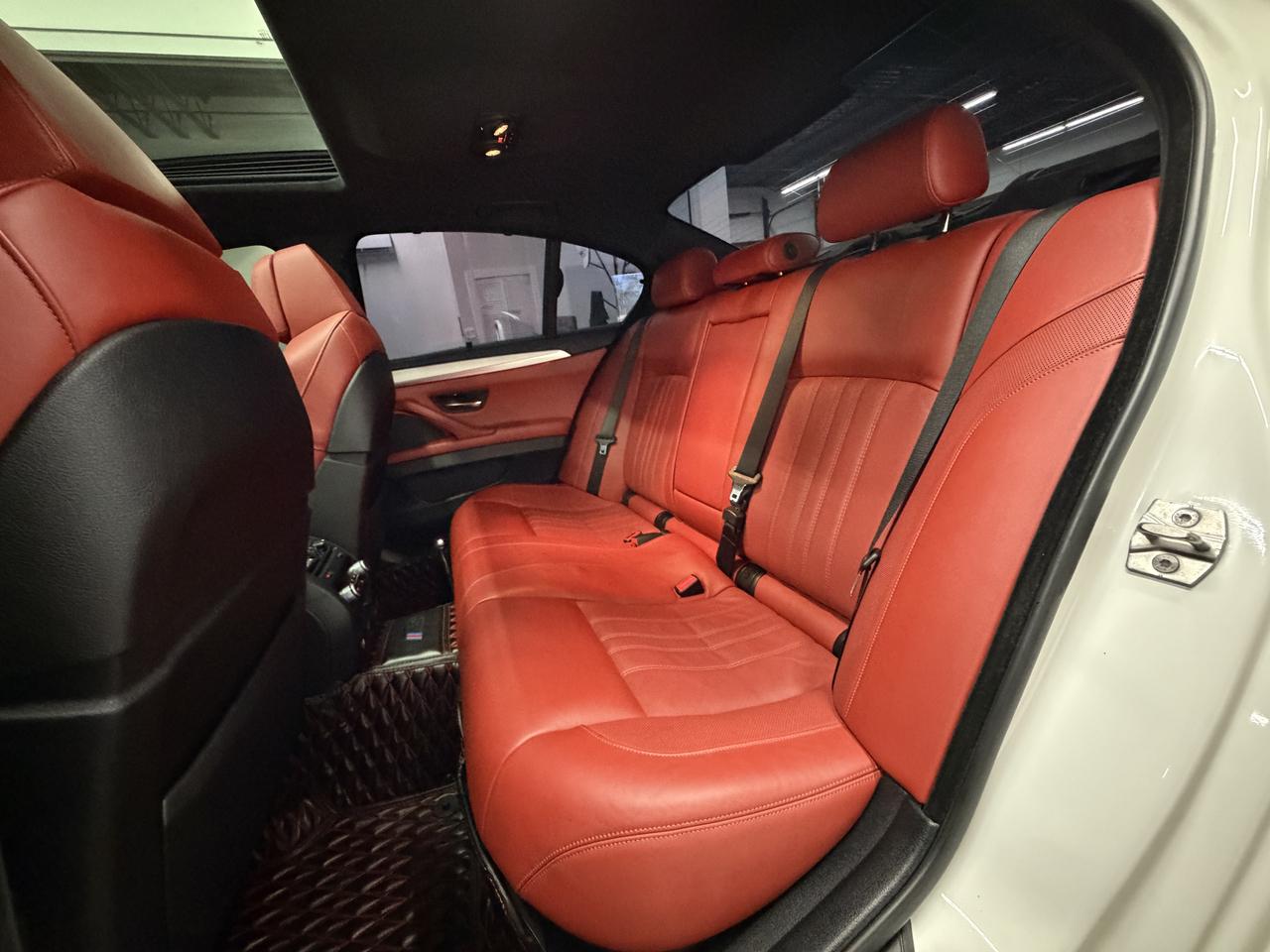 BMW M5 Sedan 2013