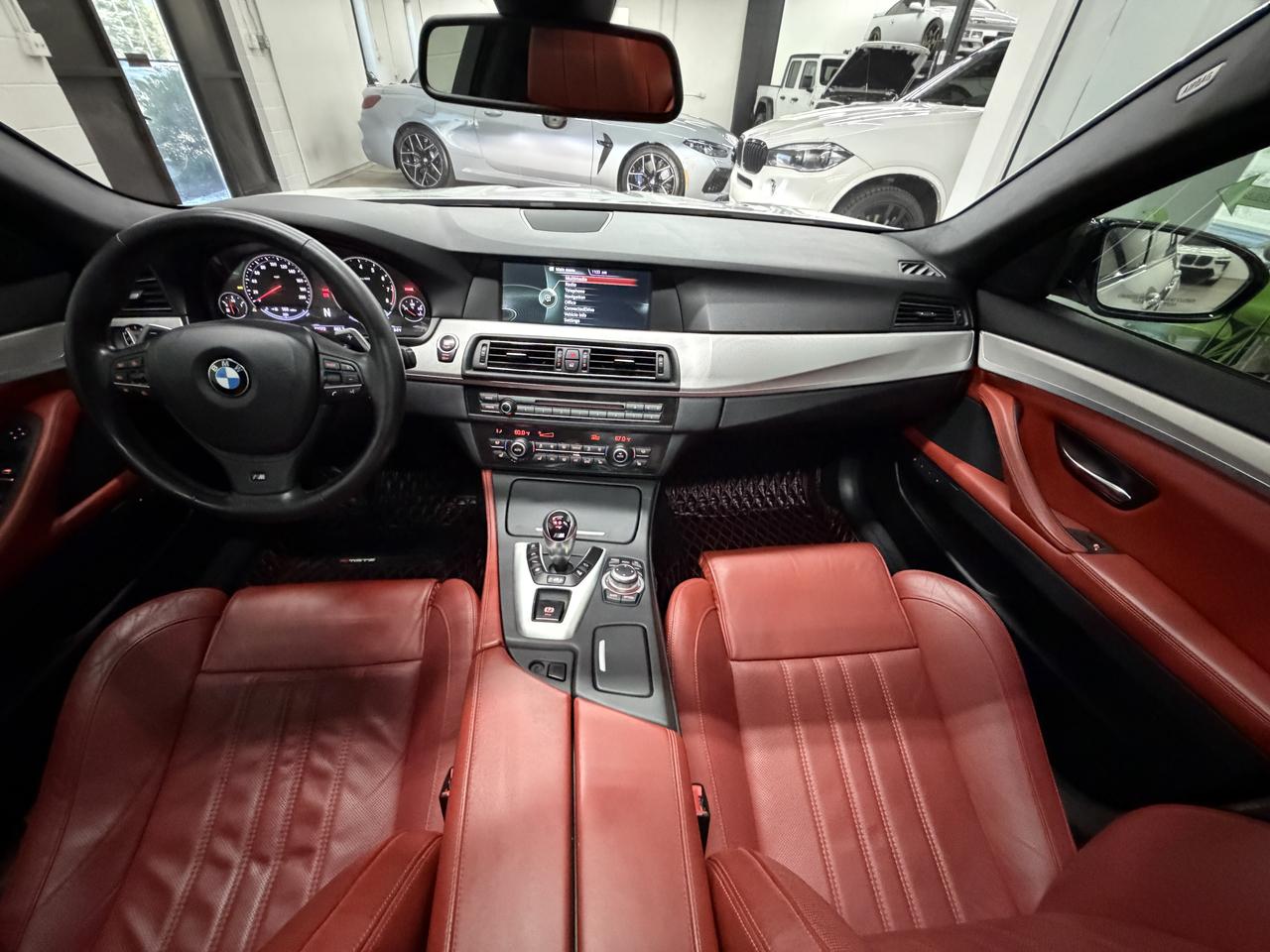 BMW M5 Sedan 2013