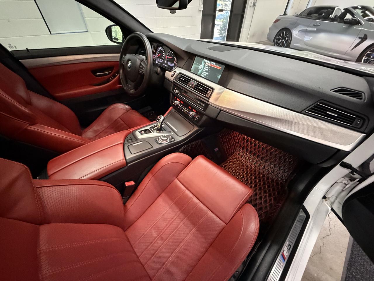 BMW M5 Sedan 2013