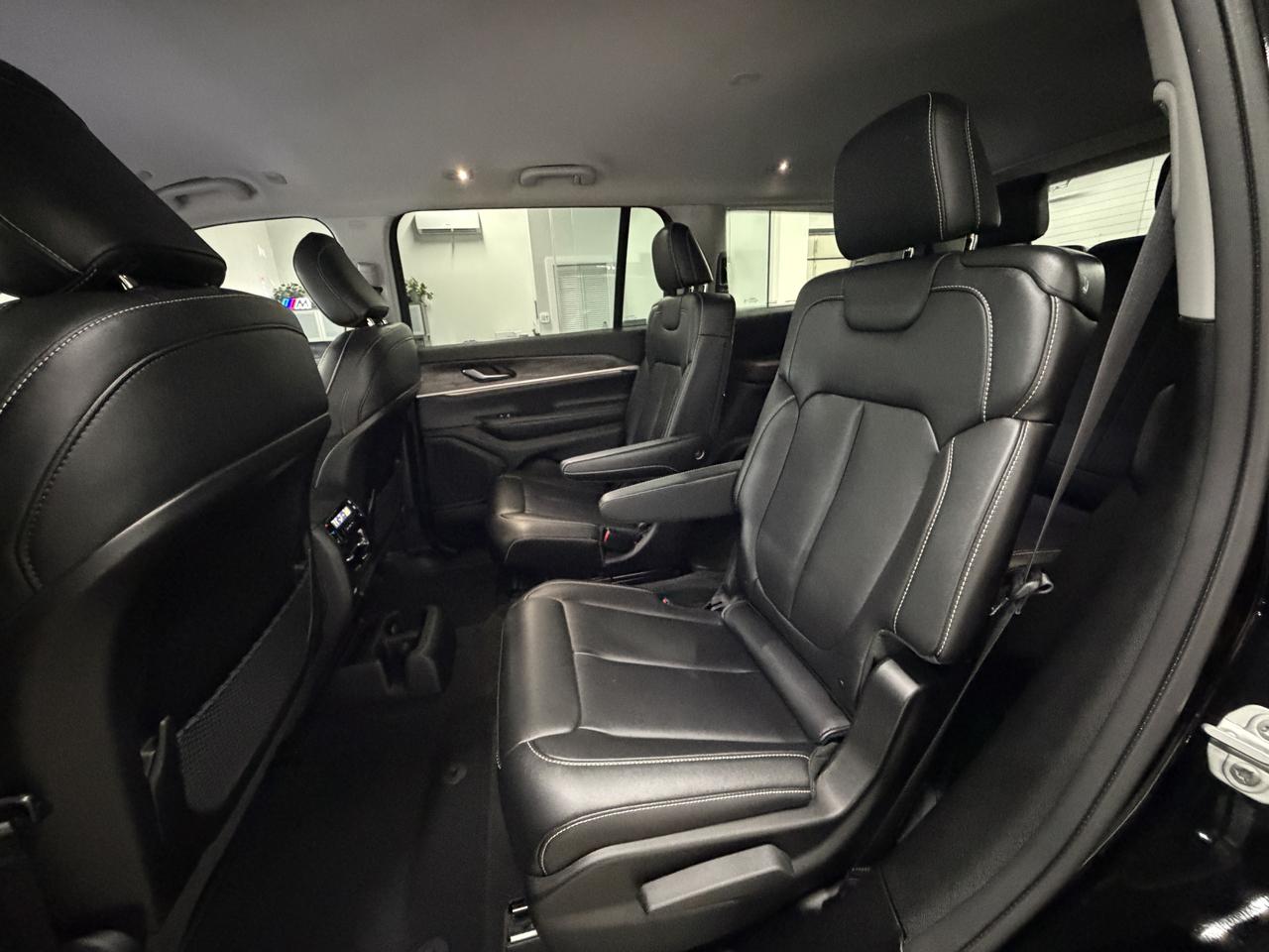 Jeep Grand Cherokee L Limited 4WD 2023