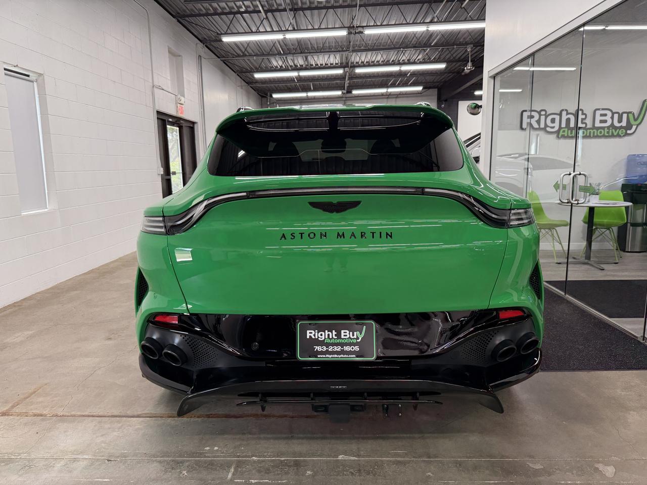 Aston Martin DBX707 Base 2025