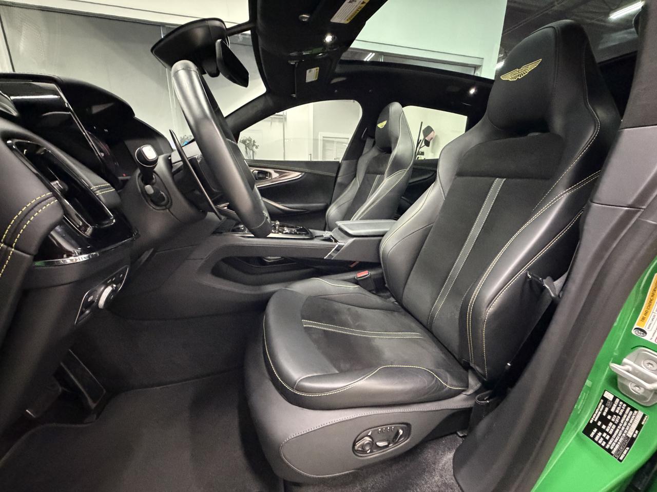 Aston Martin DBX707 Base 2025