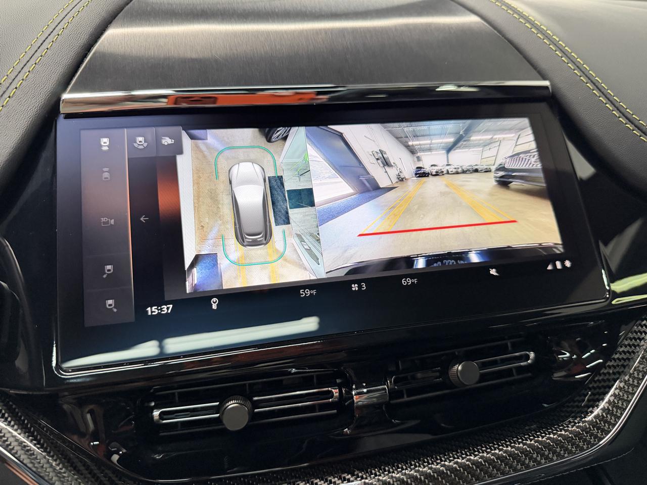 Aston Martin DBX707 Base 2025