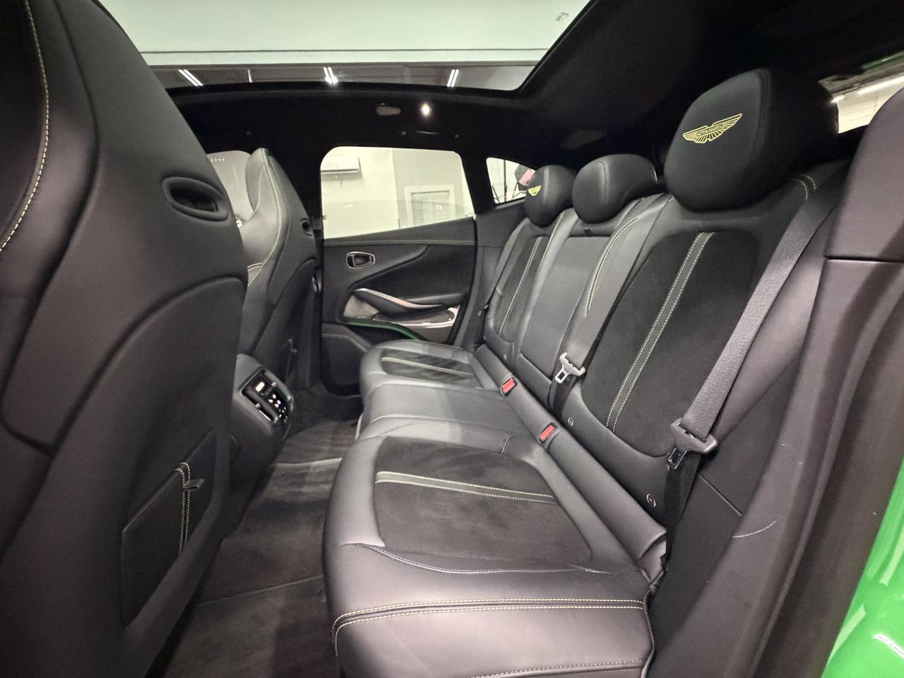 Aston Martin DBX707 Base 2025