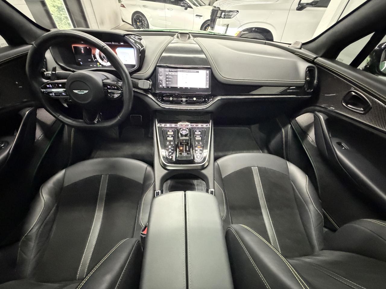 Aston Martin DBX707 Base 2025
