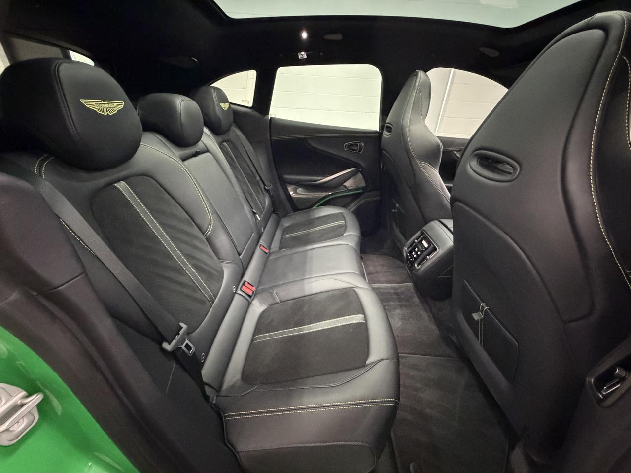 Aston Martin DBX707 Base 2025