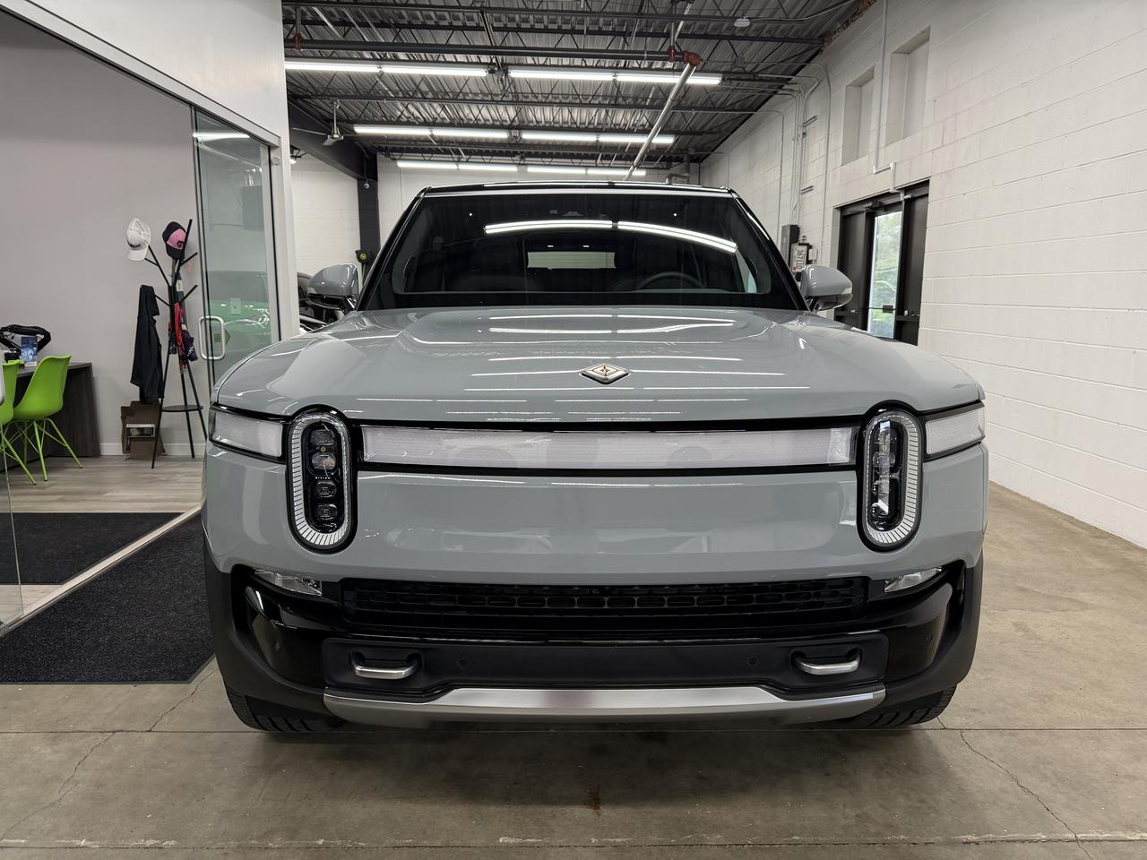 Rivian R1S Adventure Quad-Motor Large Pack 2023