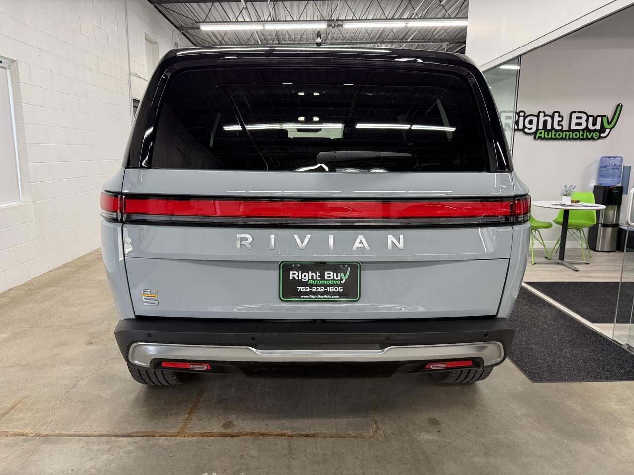 Rivian R1S Adventure Quad-Motor Large Pack 2023