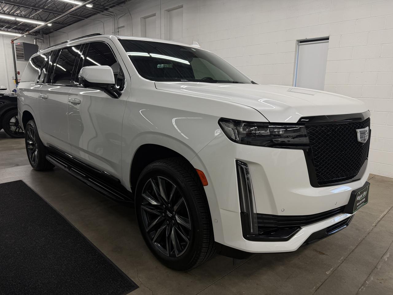 Cadillac Escalade ESV Sport AWD 2021