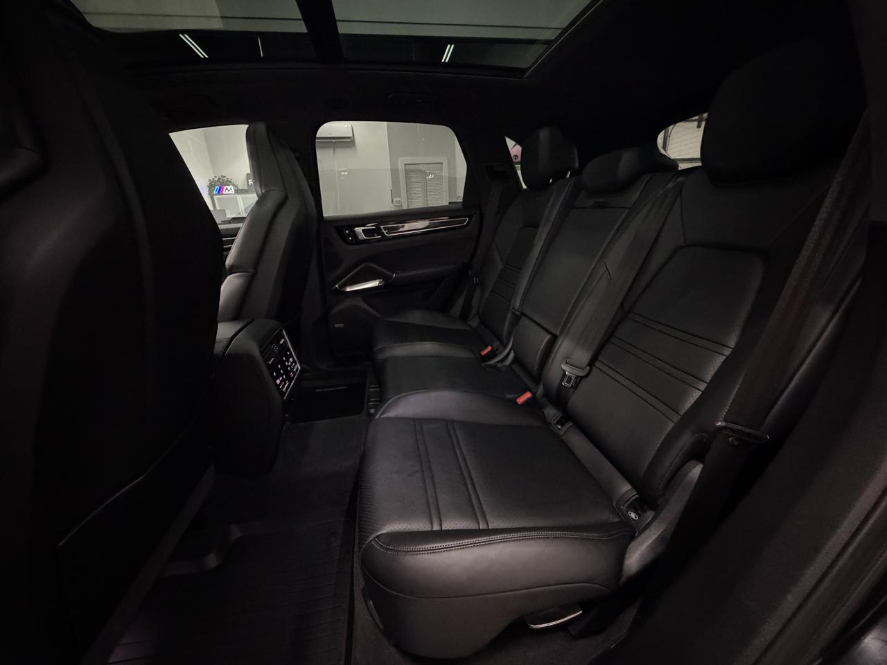 Porsche Cayenne Turbo 2021