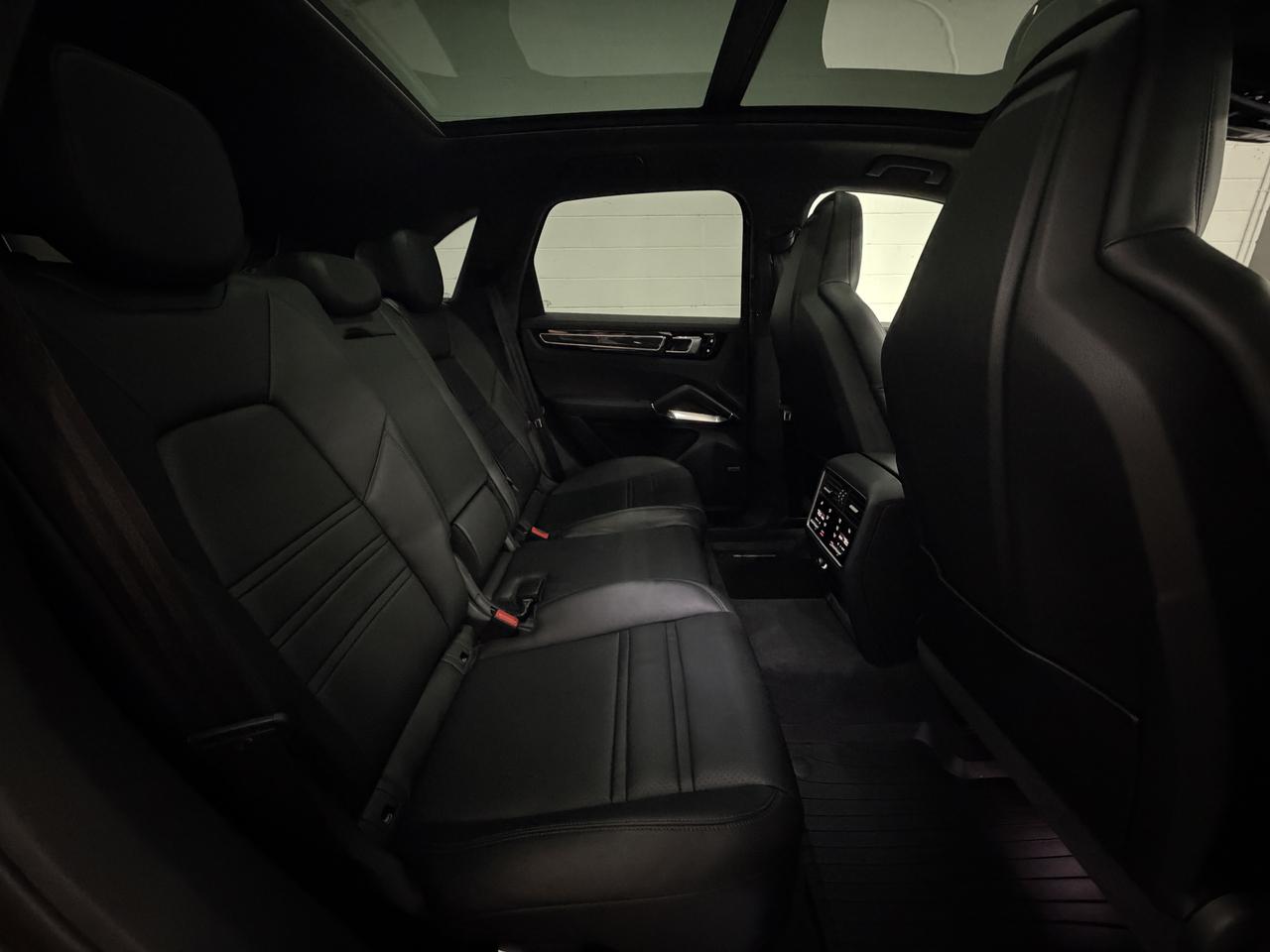 Porsche Cayenne Turbo 2021