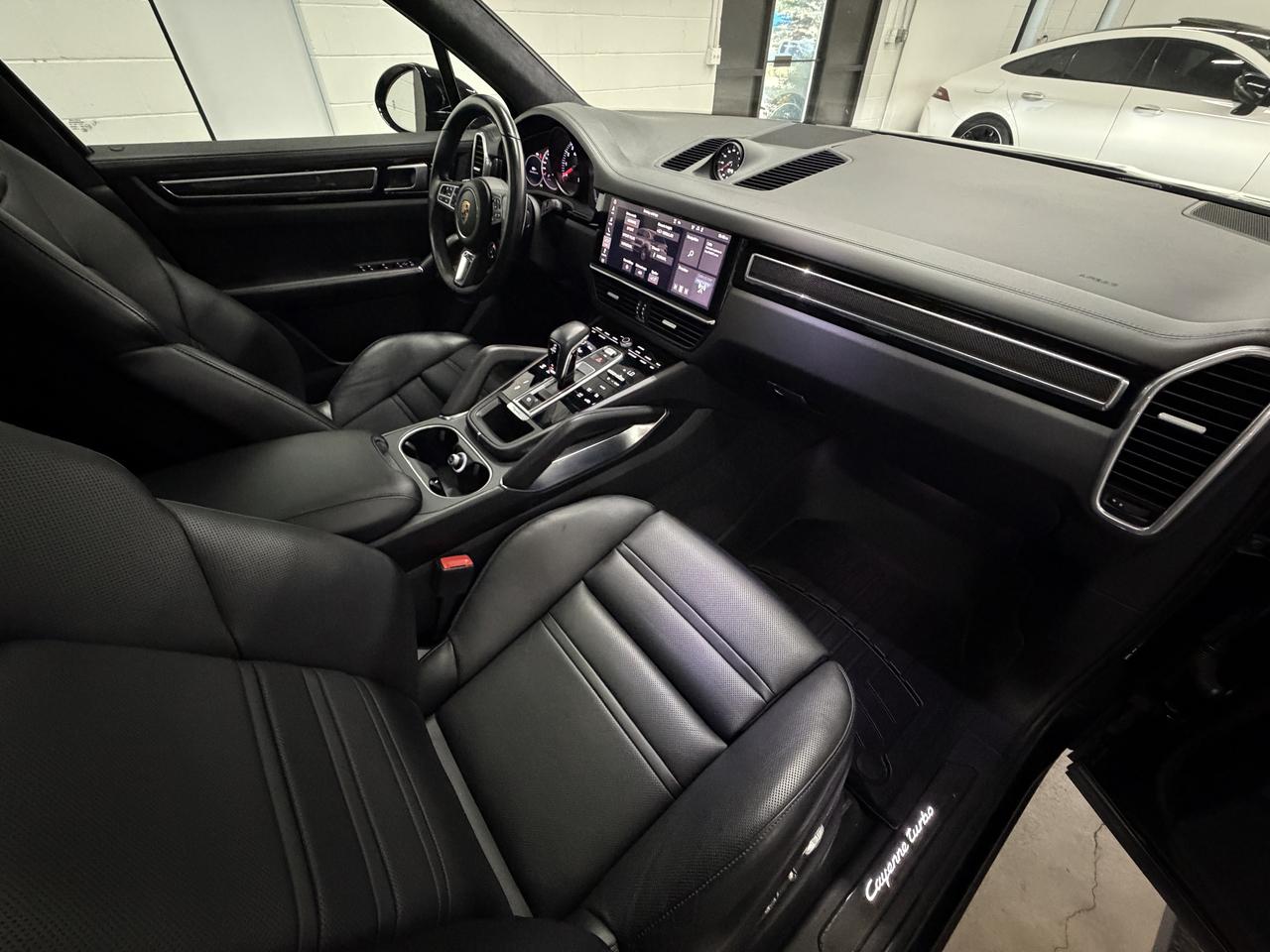 Porsche Cayenne Turbo 2021
