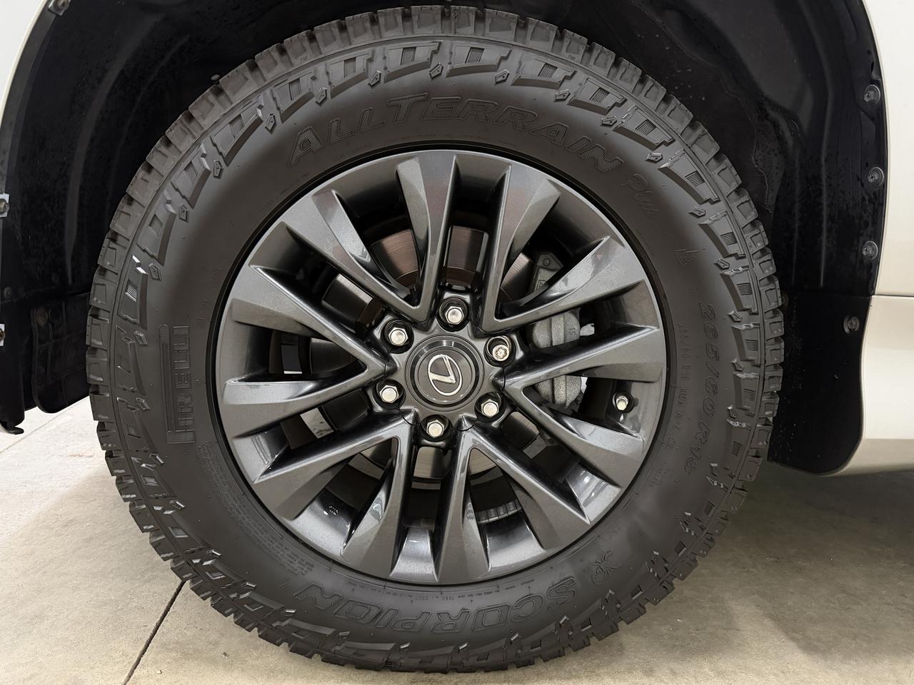 Lexus GX 460 4WD 4dr Premium 2023