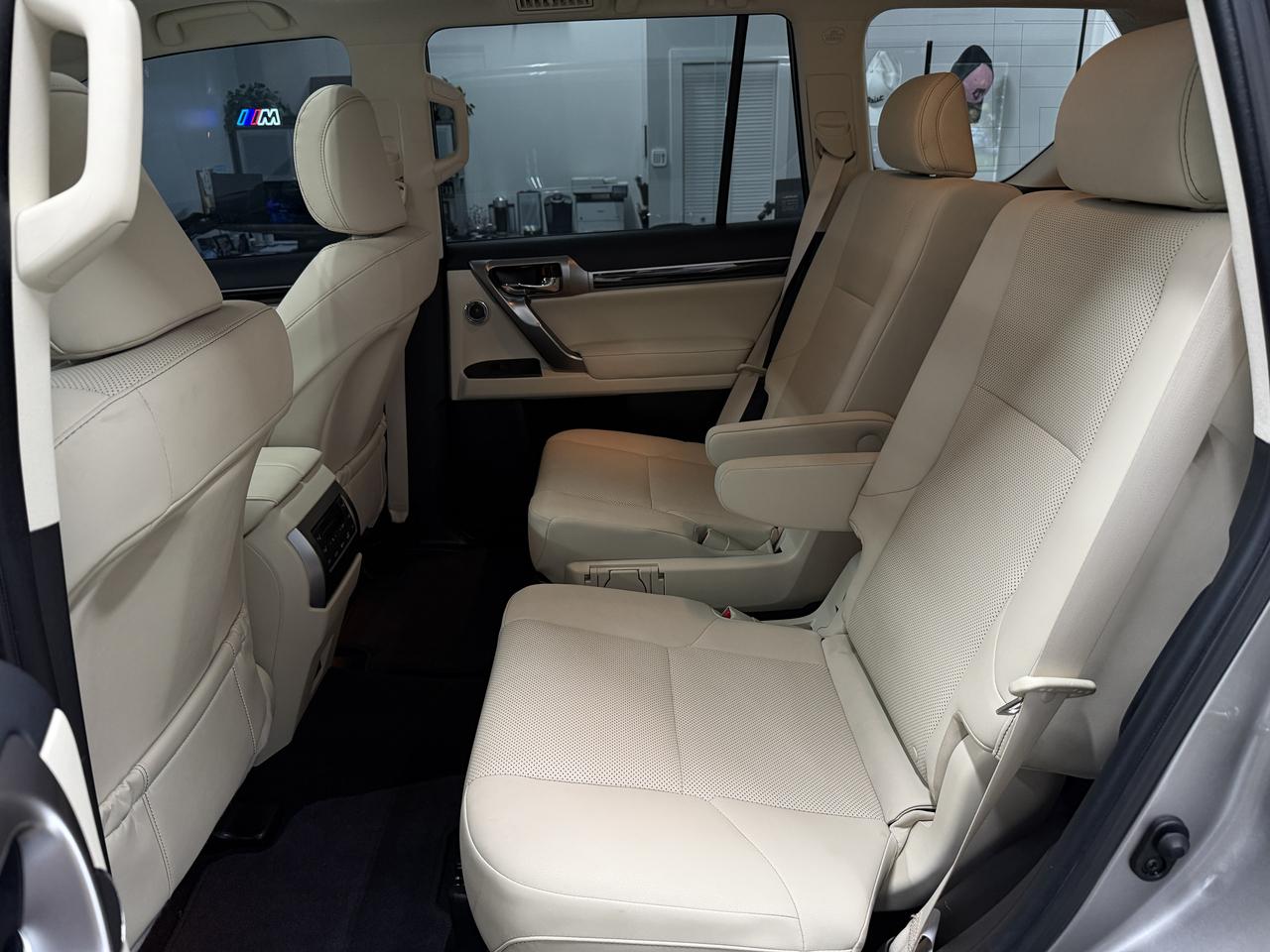 Lexus GX 460 4WD 4dr Premium 2023