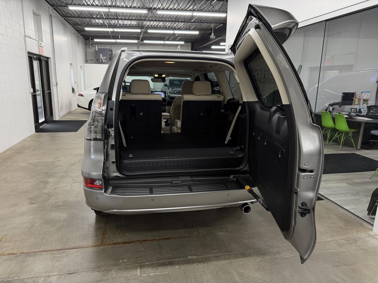 Lexus GX 460 4WD 4dr Premium 2023