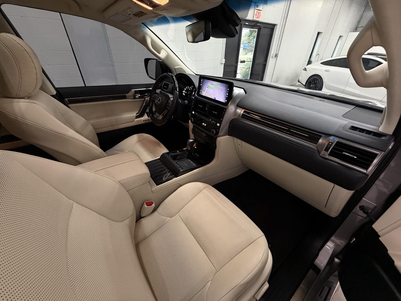Lexus GX 460 4WD 4dr Premium 2023