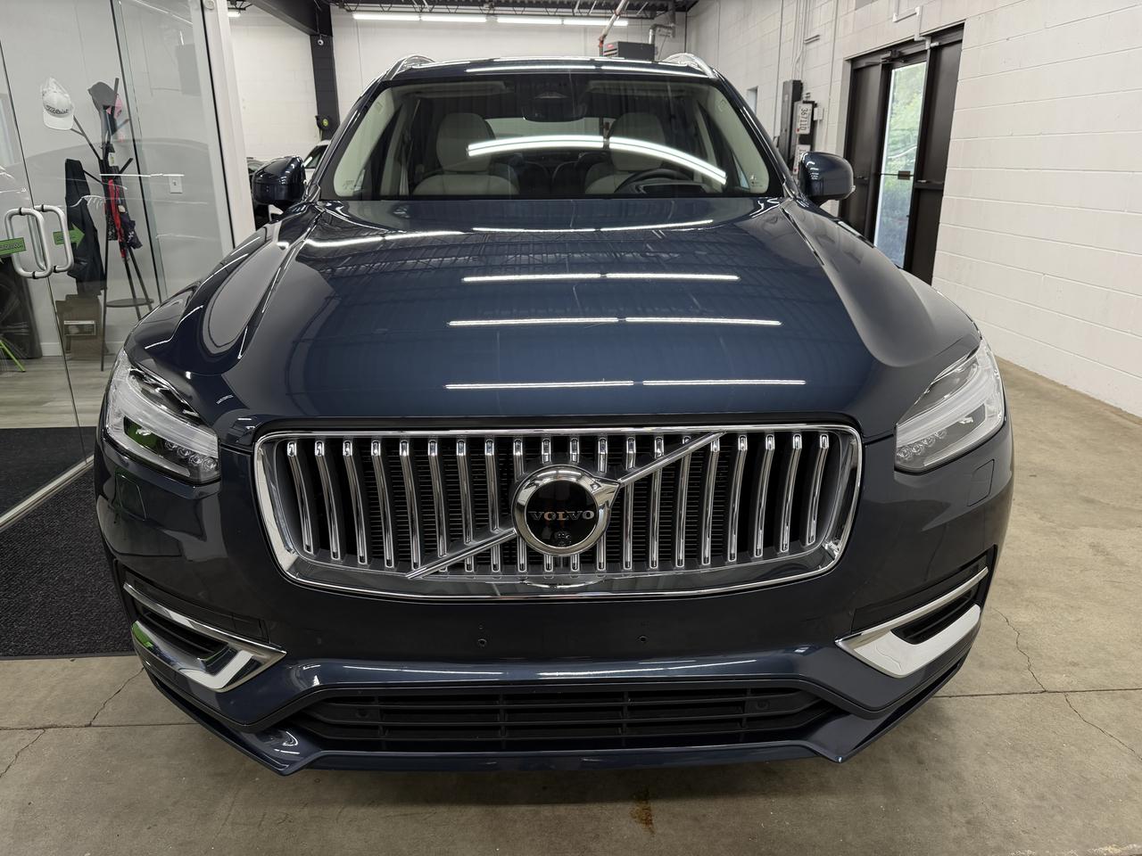 Volvo XC90 Recharge T8 Ultimate Bright w/6 Passenger Seating 2023