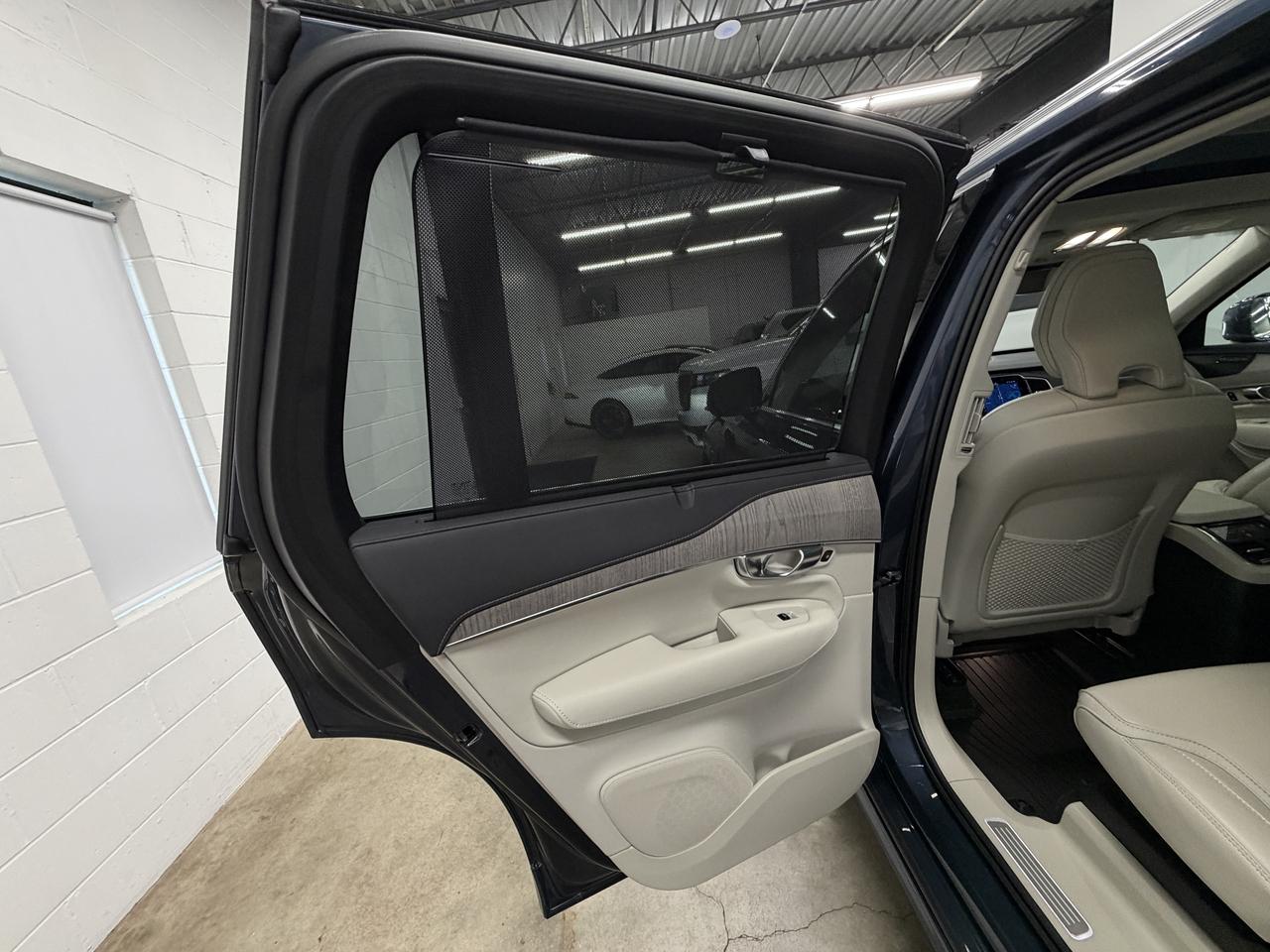 Volvo XC90 Recharge T8 Ultimate Bright w/6 Passenger Seating 2023