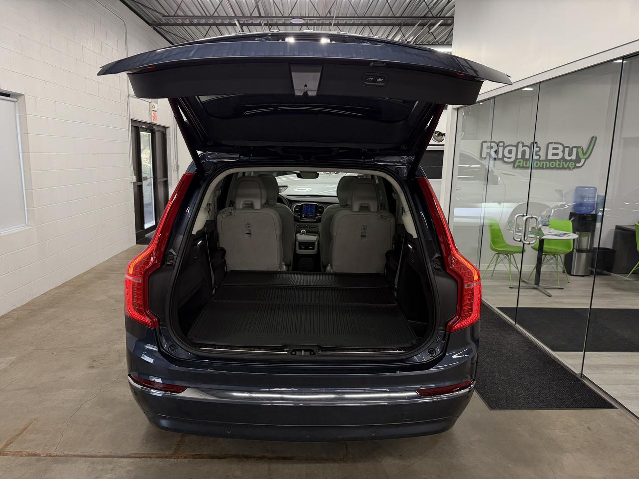 Volvo XC90 Recharge T8 Ultimate Bright w/6 Passenger Seating 2023