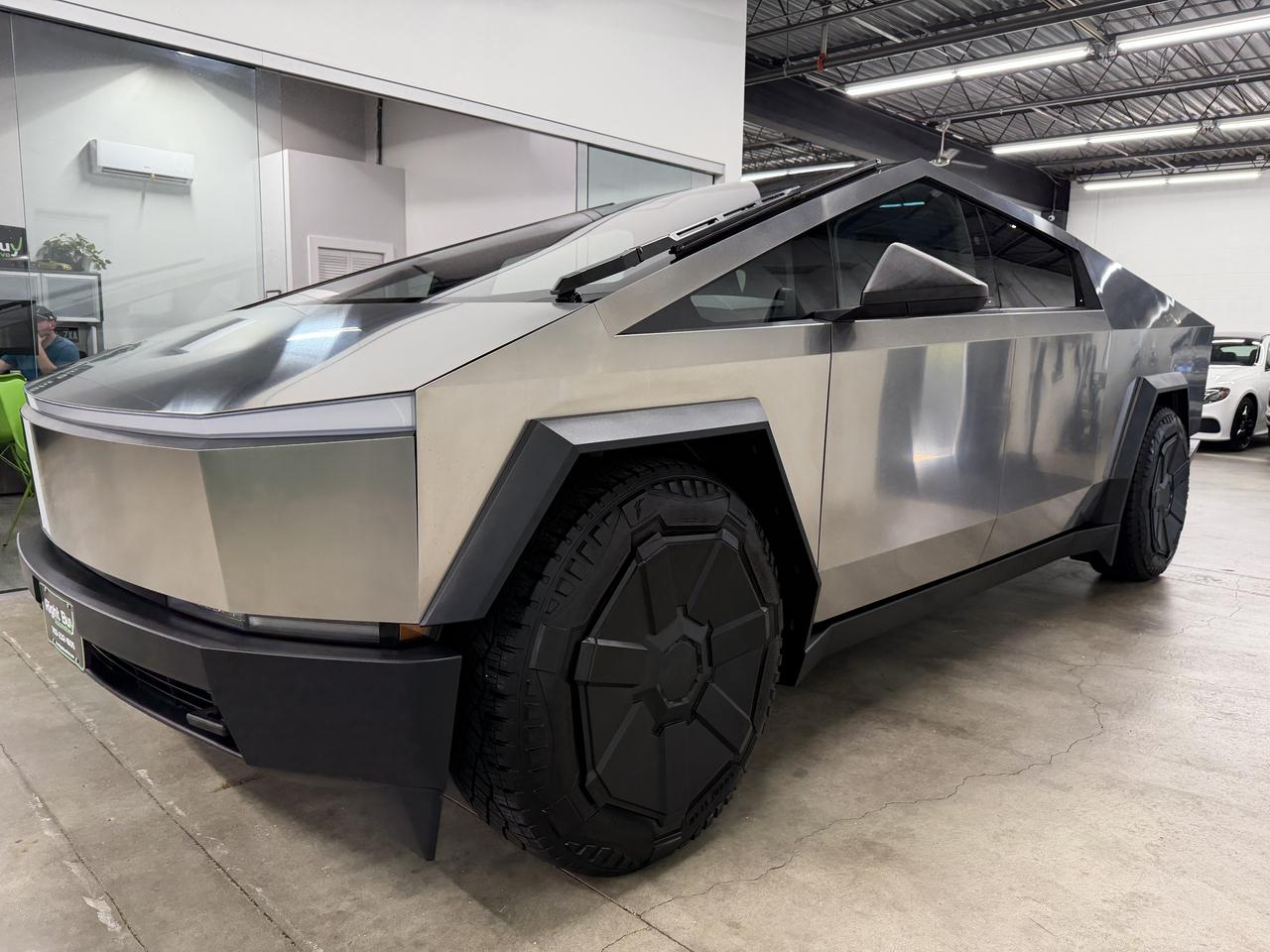 2024 Tesla Cybertruck Base