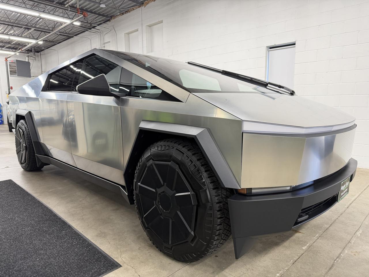 Tesla Cybertruck Base 2024