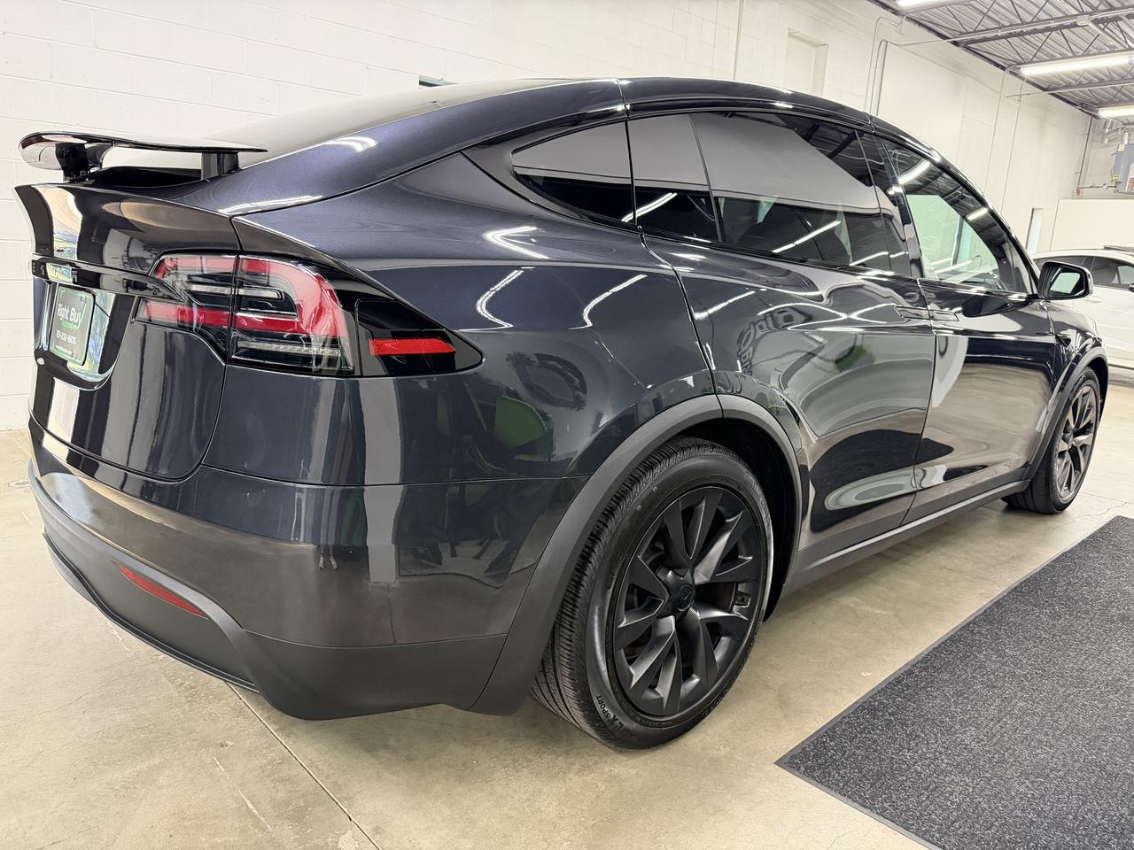Tesla Model X  2024