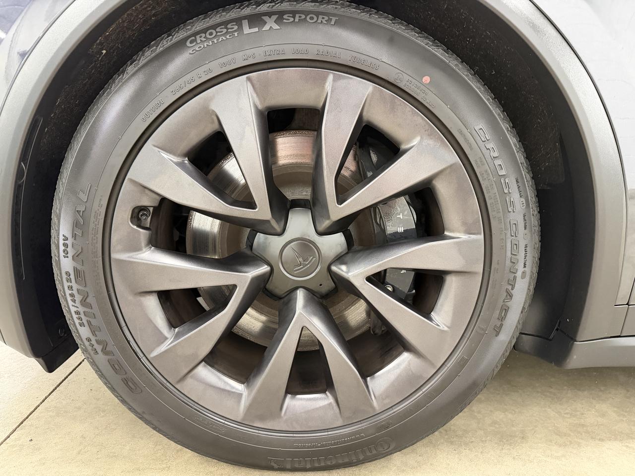Tesla Model X  2024