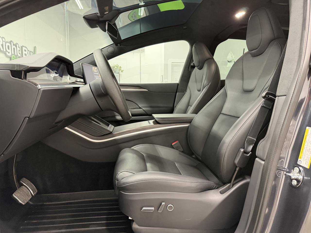 Tesla Model X  2024