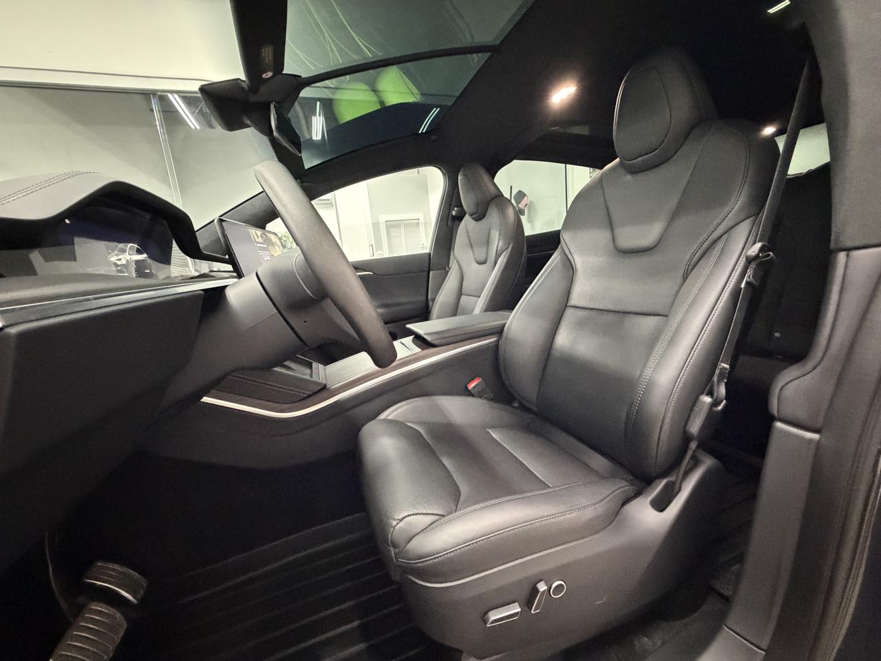 Tesla Model X  2024