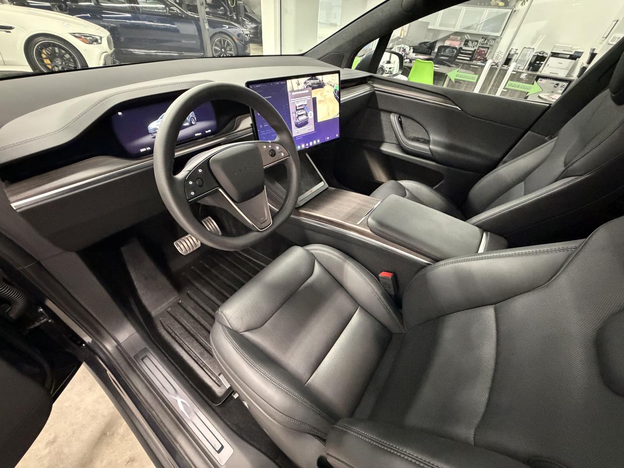 Tesla Model X  2024